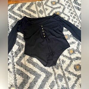 NWOT SHEIN long sleeve body suit w/ gold button detail